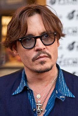 Johnny Depp telefonos eladó szakma
