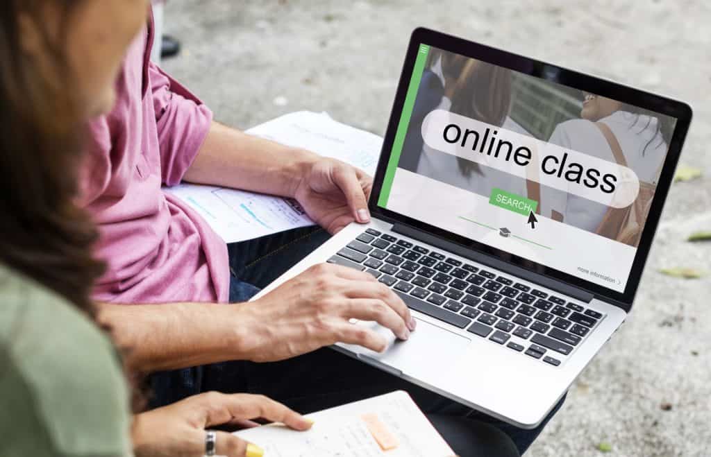 online tanulás az egyetlen lehetőség