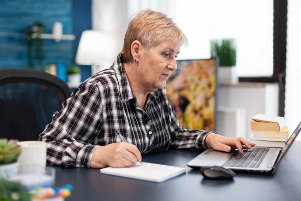 online tanfolyam szakmaváltóknak