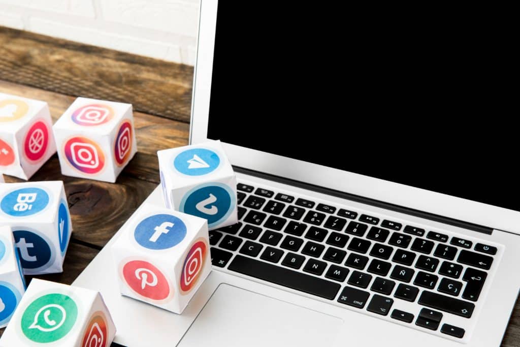 online marketing tanfolyam pozitivumai
